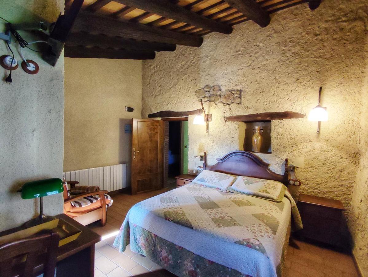 Masia Can Felip B&B Llinars del Valles Luaran gambar