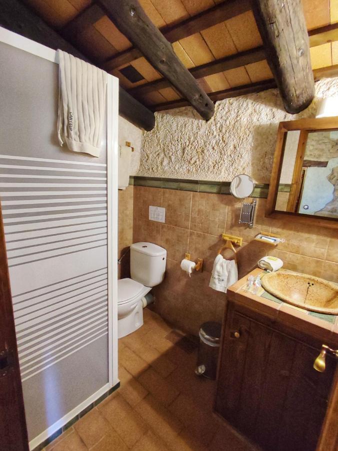 Masia Can Felip B&B Llinars del Valles Luaran gambar