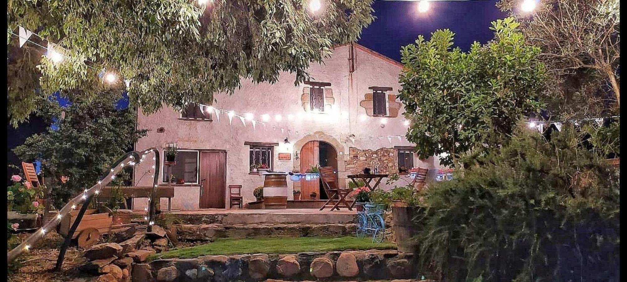Masia Can Felip B&B Llinars del Valles Luaran gambar