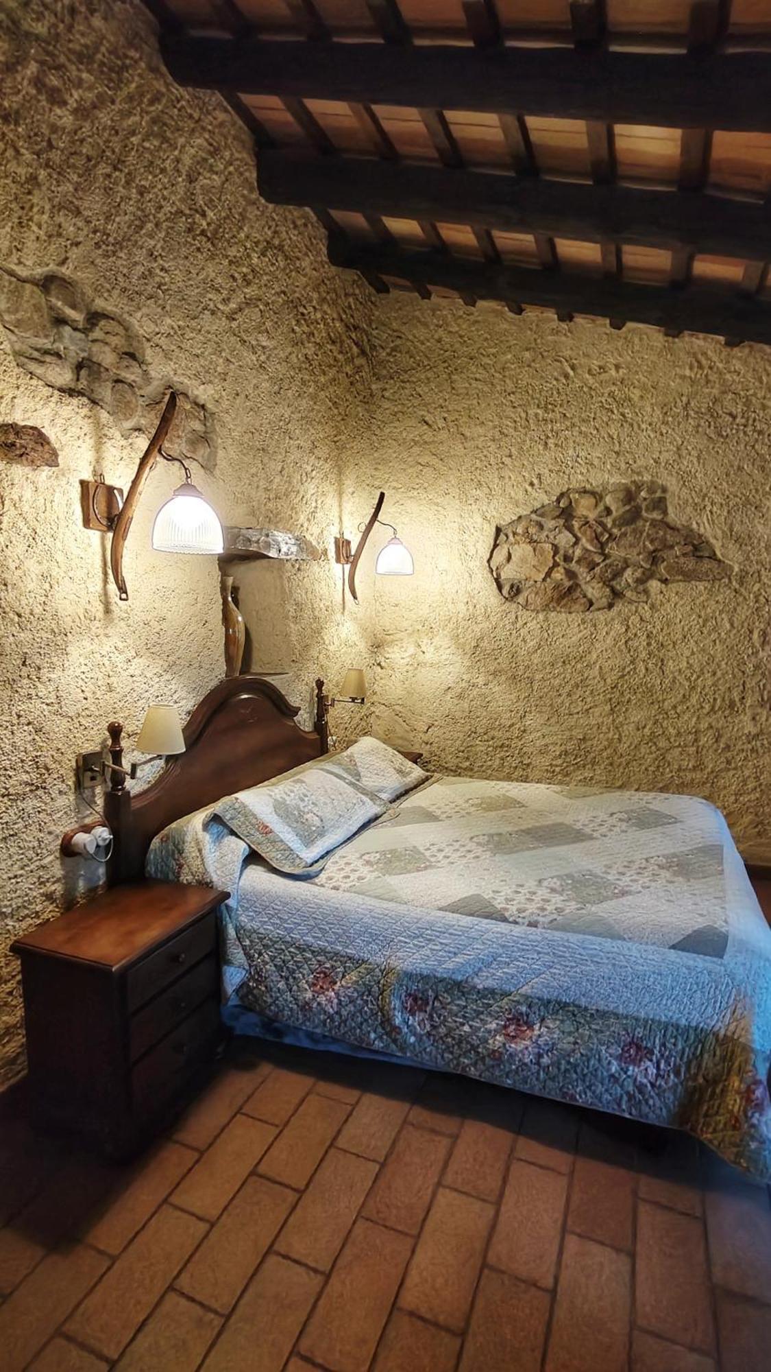 Masia Can Felip B&B Llinars del Valles Luaran gambar